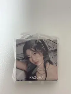 KAZUHA LE SSERAFIM ガチャガチャ CD風アクリルチャーム