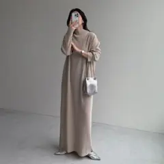 プリーツワンピース