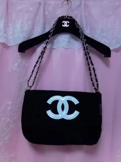 CHANEL ノベルティショルダーバッグ ホワイトロゴ入り
