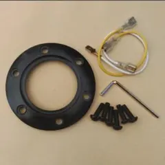 ホーンボタン リングカバー アルミ製 PCD 70mm 未使用品 ボルト 配線付のサムネイル