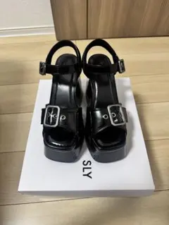 【SLY】チャンキーソールスタッズサンダルのサムネイル