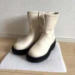 白 ブーツ 22.5cmのサムネイル
