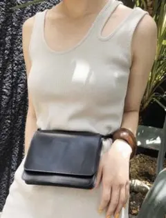 SLY スライ デザインタンクトップ 2HOLE CUT RIB TOPSのサムネイル