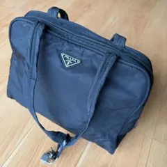PRADA ナイロン ハンドバッグ 黒 鍵チャーム付き プラダ