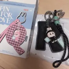 ラブブ PIN FOR LOVE イニシャル キーリングR