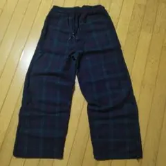 〈メンズ〉ネイビーとグリーンのチェック柄ワイドパンツ