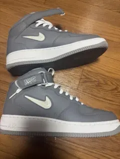 NIKE AIR FORCE MID QS