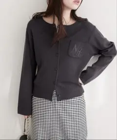 natural coutureロゴ刺繍入り ポケットカーディガン
