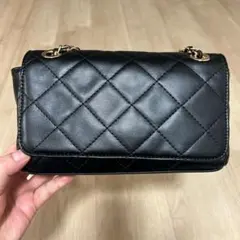 ブラック キルティング ショルダーバッグ