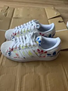 adidas スーパースターのサムネイル