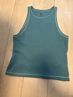 Nike ヨガウェア　タンクトップ