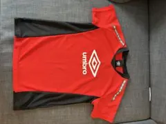 umbro 赤黒 シャツ150