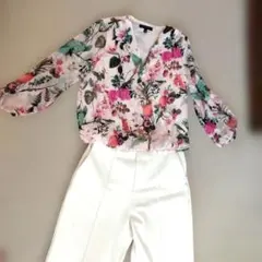 BANANA REPUBLIC ボタニカルプリントカシュクールブラウス Mのサムネイル
