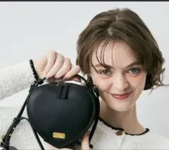 ハート型 ブラック ショルダーバッグ