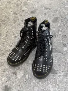 Dr. Martens スタッズ レースアップ ブーツ ブラックのサムネイル