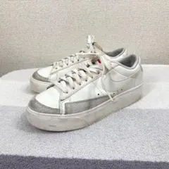 ナイキ ブレイザー ロー プラットフォーム 23.5cm 白 厚底 スニーカーのサムネイル