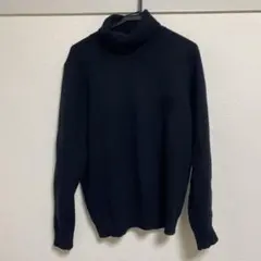 タートルネック　UNIQLO 黒　長袖　ニット