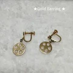 【ゴールドカラー　イヤリング 】光沢　煌めき　金色　カジュアル　オシャレ