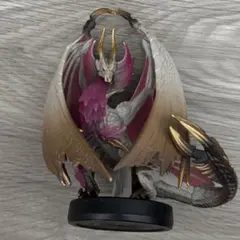 【美品】amiibo モンスターハンター 　メル・ゼナ　フィギュア　CAPCOM