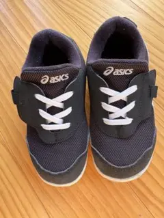 asics スクスク　黒　キッズスニーカー 15.5cm