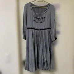 WILLSELECTION グレーのフリル付き七分袖ワンピース