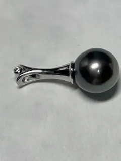 Qeelin キーリン ダイヤ オニキス チャーム K18WG ペンダントトップ