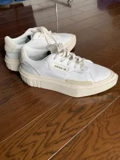 adidas SLEEK スニーカー ホワイト