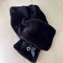 しまむら　ブラック　ファーマフラーのサムネイル