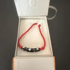 花模様 赤い糸 ブレスレット　中国土産