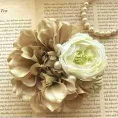 コサージュ　髪飾り　結婚式　卒業式　入学式　モカベージュ　アイボリー　上品な