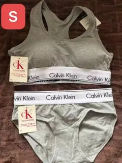 Calvin Klein グレー　ブラジャーショーツセット Ｓ