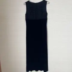 黒のレース調マキシドレス