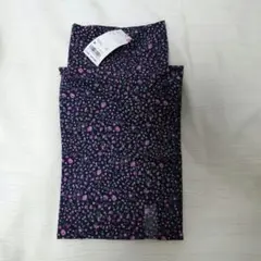 ユニクロ　花柄ネイビー長袖　タートル　 M　未使用