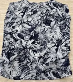 値下げでお買い得！！　ネイビー花柄チュニック　フレンチ袖のサムネイル
