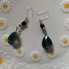 青緑色クリスタルのドロップ樹脂ピアス