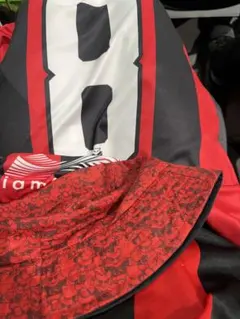 コンサドーレ　深井選手のTシャツとリバーシブルハット