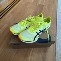 ASICS バレーボールシューズ 蛍光イエロー 25.5㎝ - メルカリ