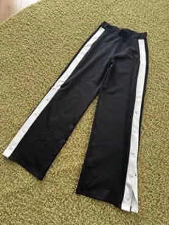 ZARA サイドボタン付きラインワイドパンツ