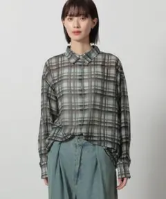 LAKOLEシースルーグレー系チェックシャツ　（美品）