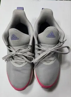 adidas グレー ピンク スニーカー　23センチ