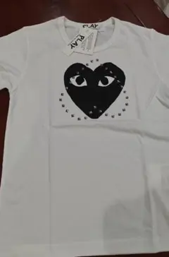 【正規品】COMMEdesGARÇONS PLAY スタッズ Tシャツ プレイ コムデギャルソン 赤ハートプリント×スタッズ 半袖T