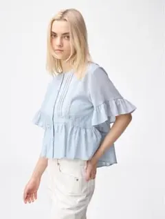 ★美品★GUレースフリルブラウスMサイズ　ブルー　水色のサムネイル