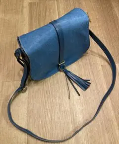 M*e様 Beviniフリンジ付ショルダーバッグ　MADE IN ITALYのサムネイル