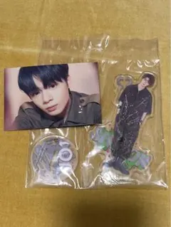 鶴房汐恩 アクスタ、トレカ