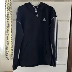 美品　アディダス　パーカー　黒　大きめ　ゆったり　スウェット　プルオーバー
