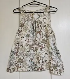 Stradivarius⭐花柄 キャミソール⭐Sサイズのサムネイル
