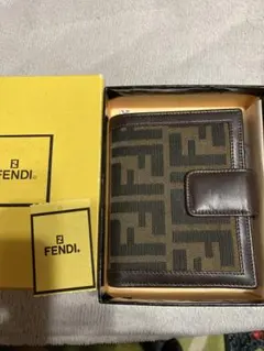 FENDI 二つ折り財布 ズッカ柄 ブラウンのサムネイル