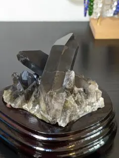 週末セール✨ 漆黒高品質✨ モリオンクラスター 魔除け 木製台座付き