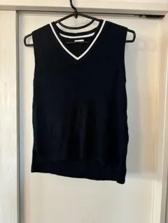 GU ネイビー Vネック ノースリーブセーター