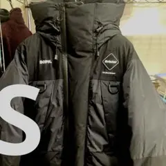 F.C.R.B. エフシーアールビー ダウンベンチパーカー S ブラック